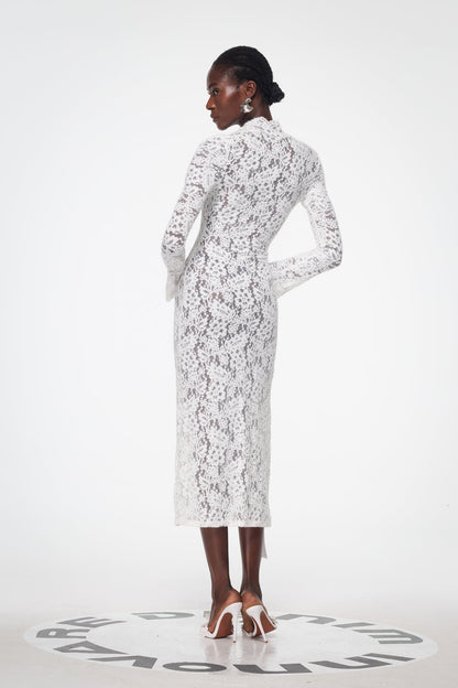 Well Tailored Dress with a Graceful Silhouette