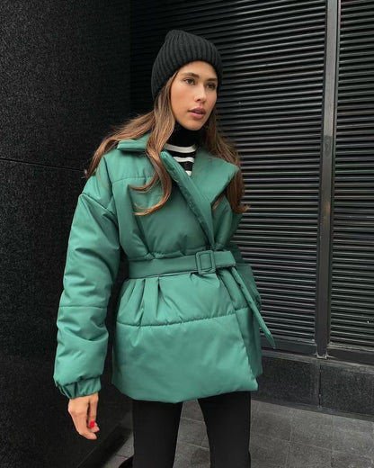 Effortlessly Elegant Jacket with a Timeless Design