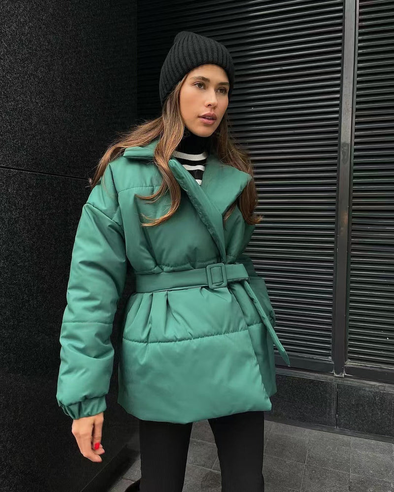 Effortlessly Elegant Jacket with a Timeless Design