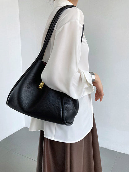 Sophisticated Blouse with a Clean Classic Look