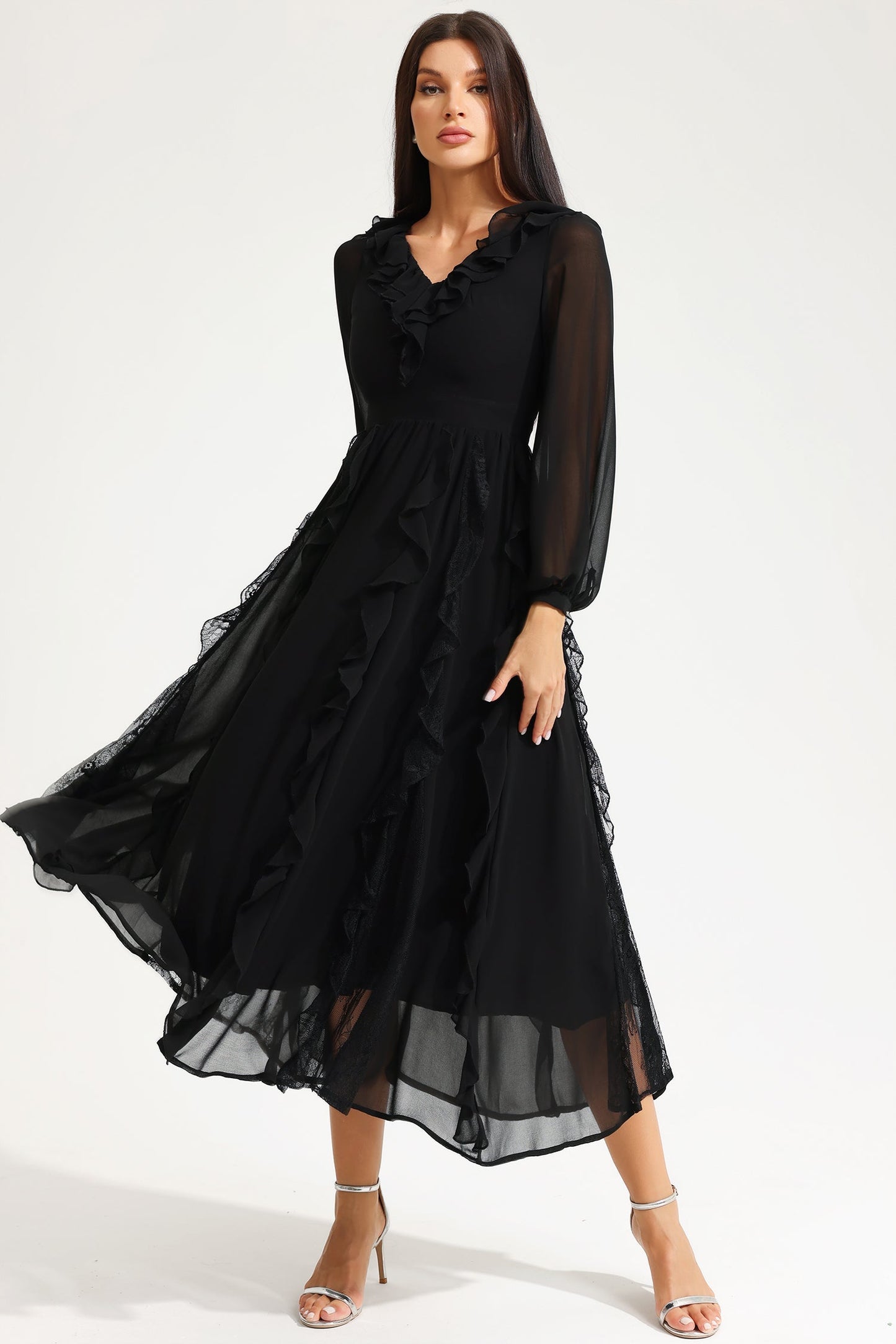 Beautifully Finished Dress in a Timeless Design