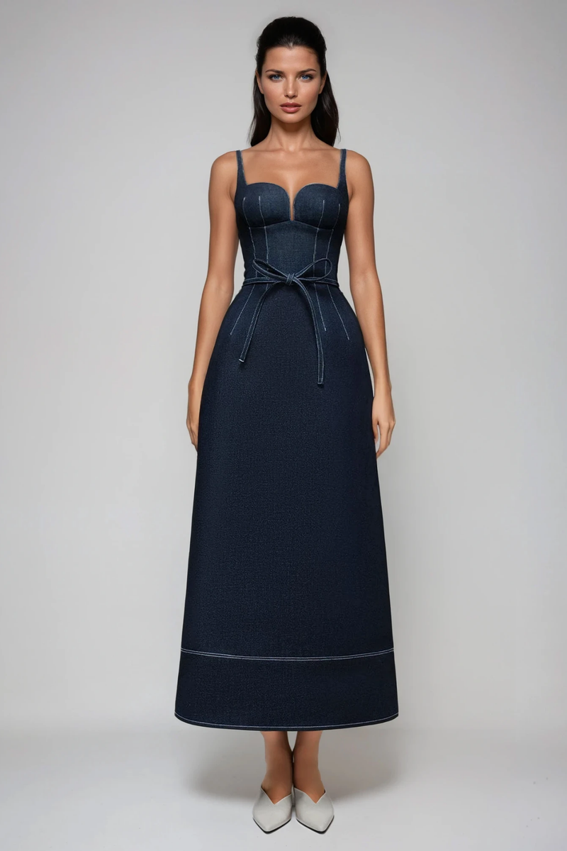 Well Tailored Dress with a Graceful Silhouette