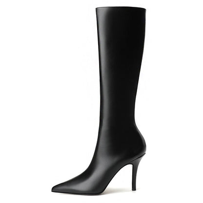 Effortlessly Elegant Boots with a Timeless Design