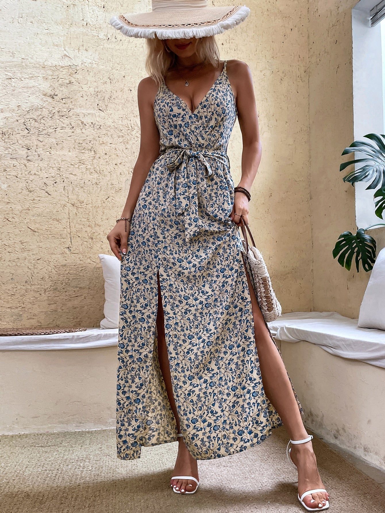 Gracefully Styled Dress for Any Occasion