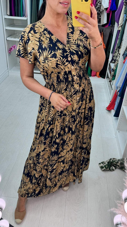 Beautifully Crafted Dress in a Classic Style
