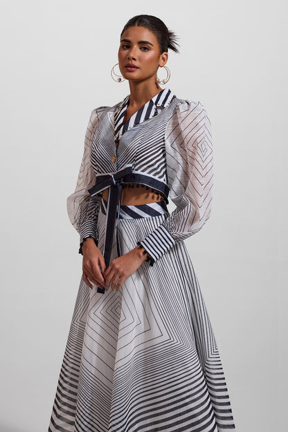 Effortlessly Elegant Top with a Timeless Design