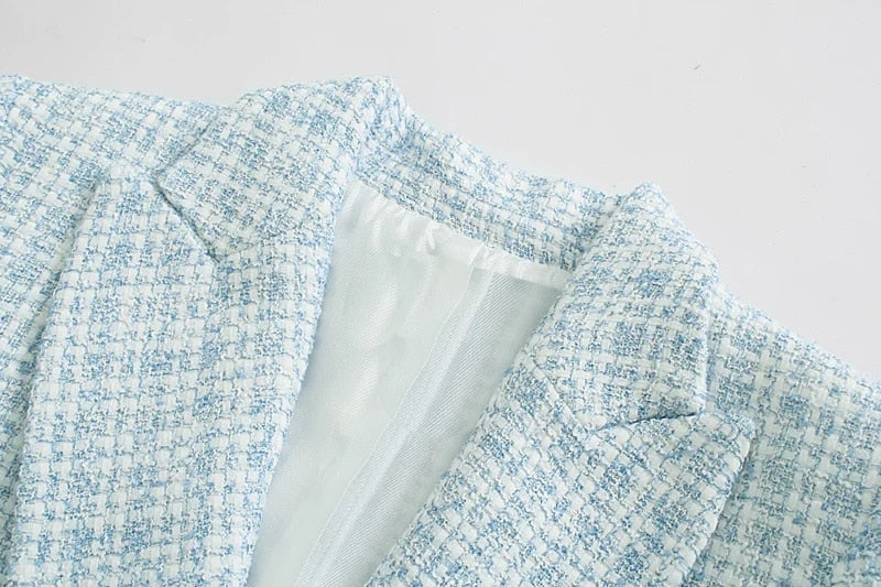 Sophisticated Garment with a Clean Classic Look