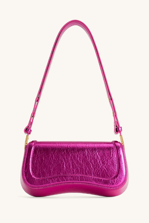 Effortlessly Elegant Garment with a Timeless Design