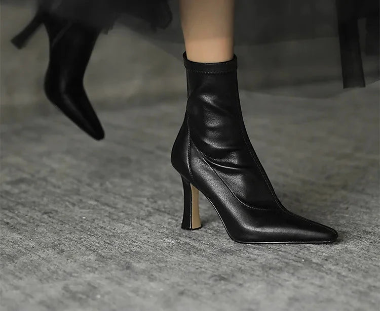 Well Tailored Boots with a Graceful Silhouette