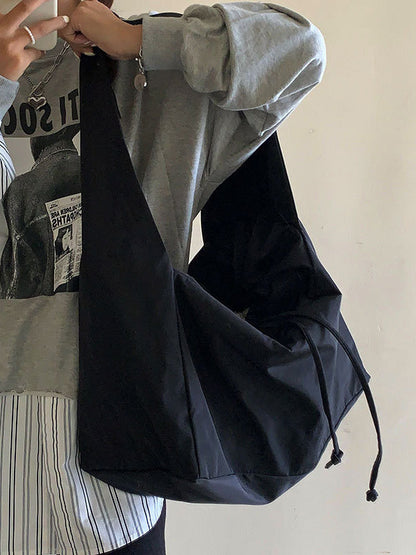 Well Tailored Bag with a Graceful Silhouette
