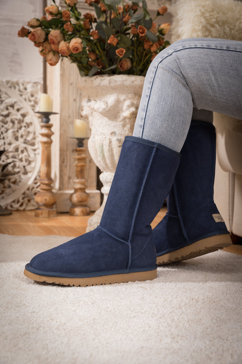Well Tailored Boots with a Graceful Silhouette