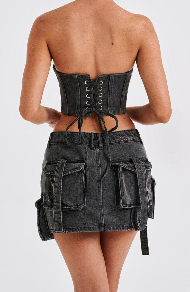Effortlessly Elegant Garment with a Timeless Design