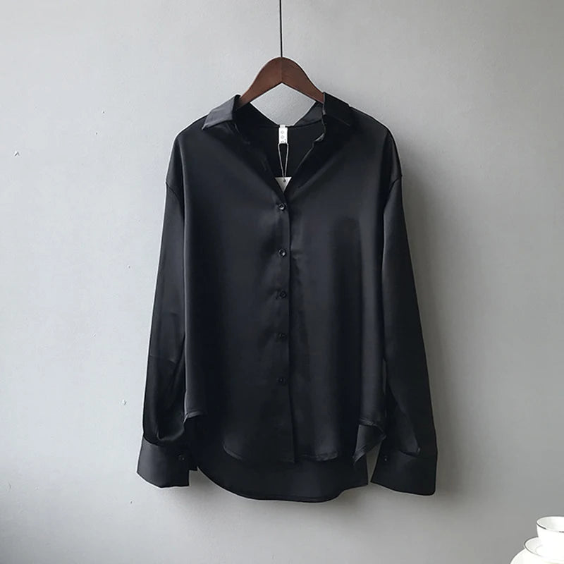 Elegantly Styled Blouse for Everyday Wear