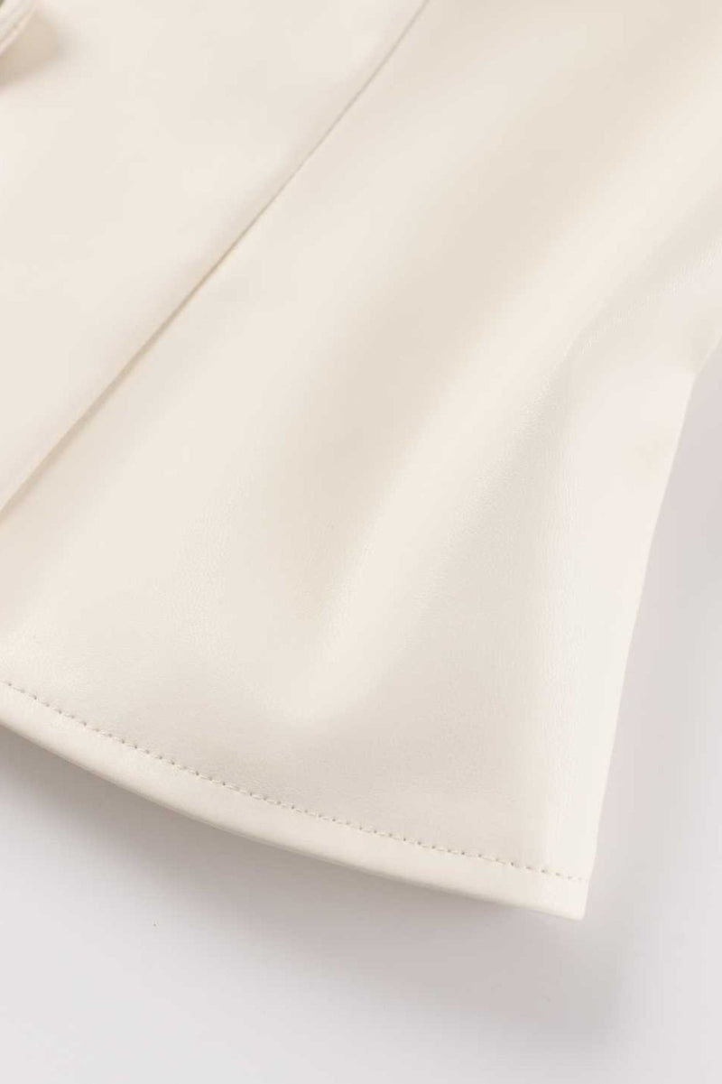 Effortlessly Elegant Jacket with a Timeless Design