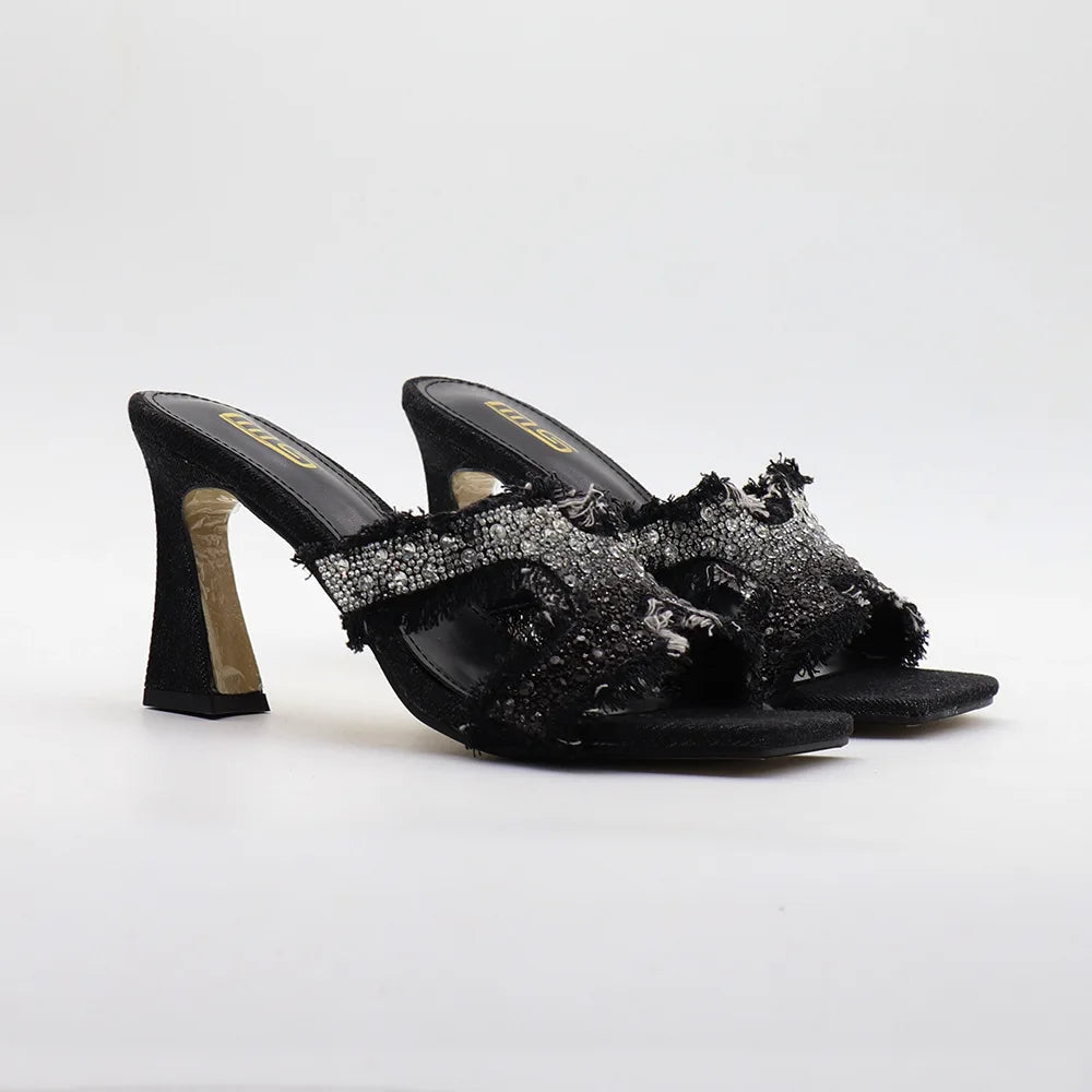 Beautifully Crafted Garment in a Classic Style