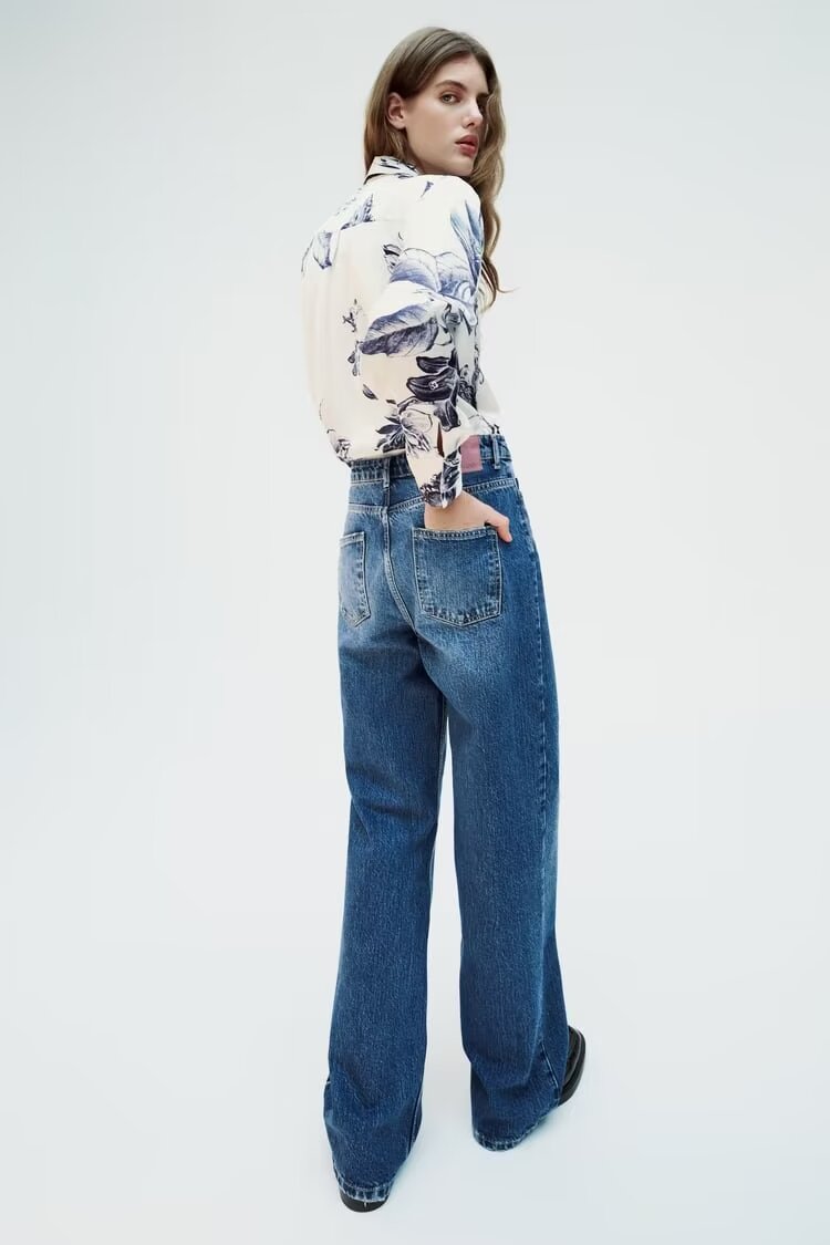 Well Tailored Blouse with a Graceful Silhouette