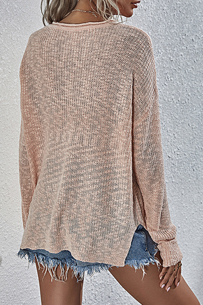 Well Tailored Sweater with a Graceful Silhouette