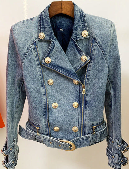 Sophisticated Garment with a Clean Classic Look