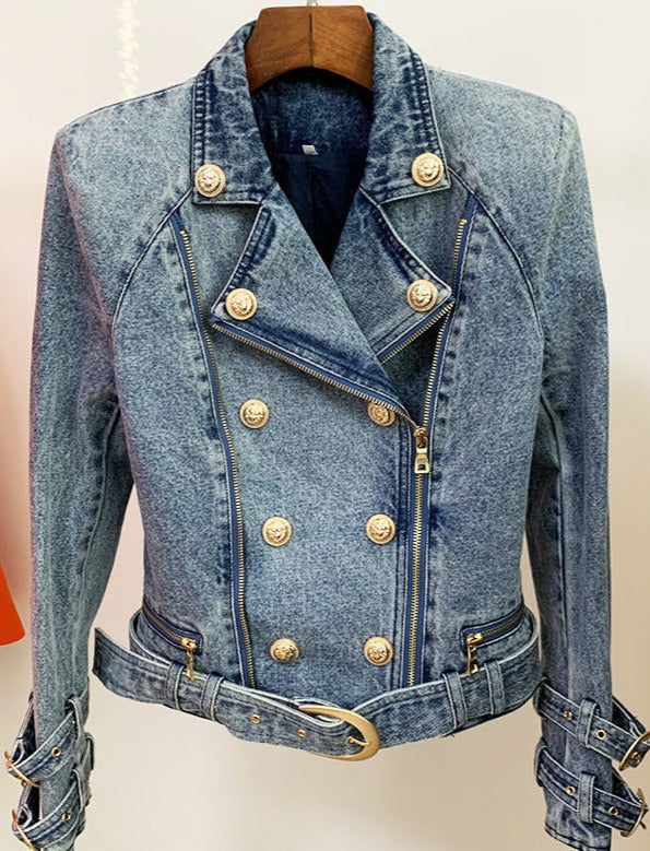 Sophisticated Garment with a Clean Classic Look