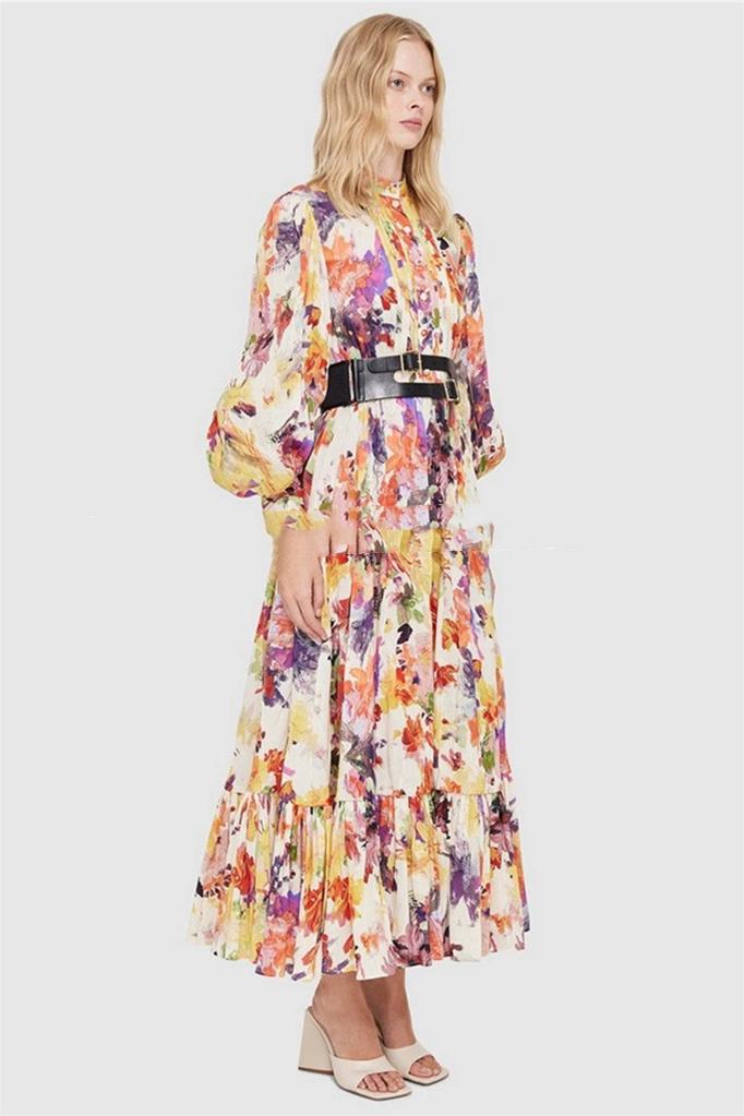 Beautifully Finished Dress in a Timeless Design