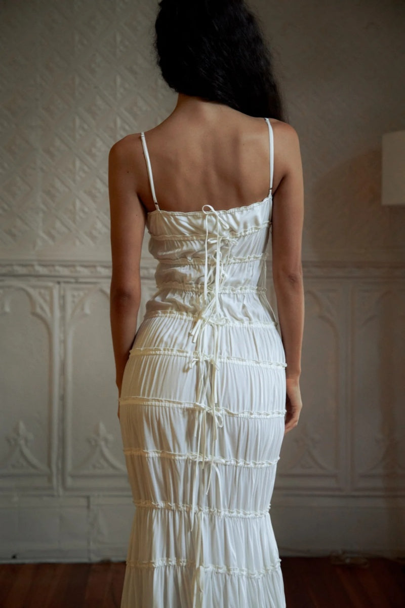 Well Tailored Dress with a Graceful Silhouette