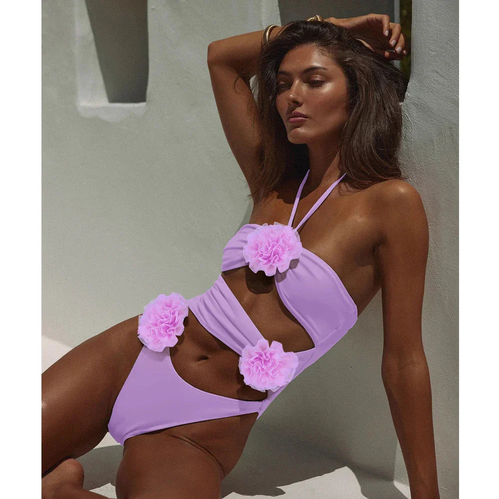 Well Tailored Swimsuit with a Graceful Silhouette