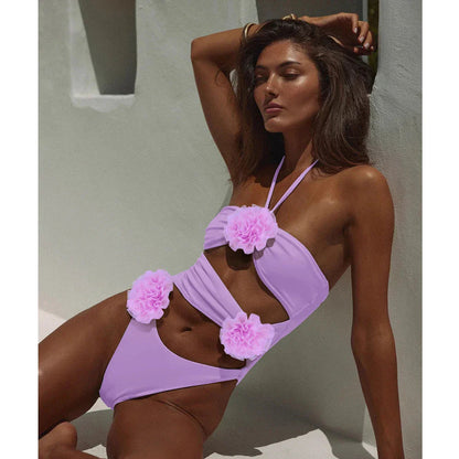 Well Tailored Swimsuit with a Graceful Silhouette