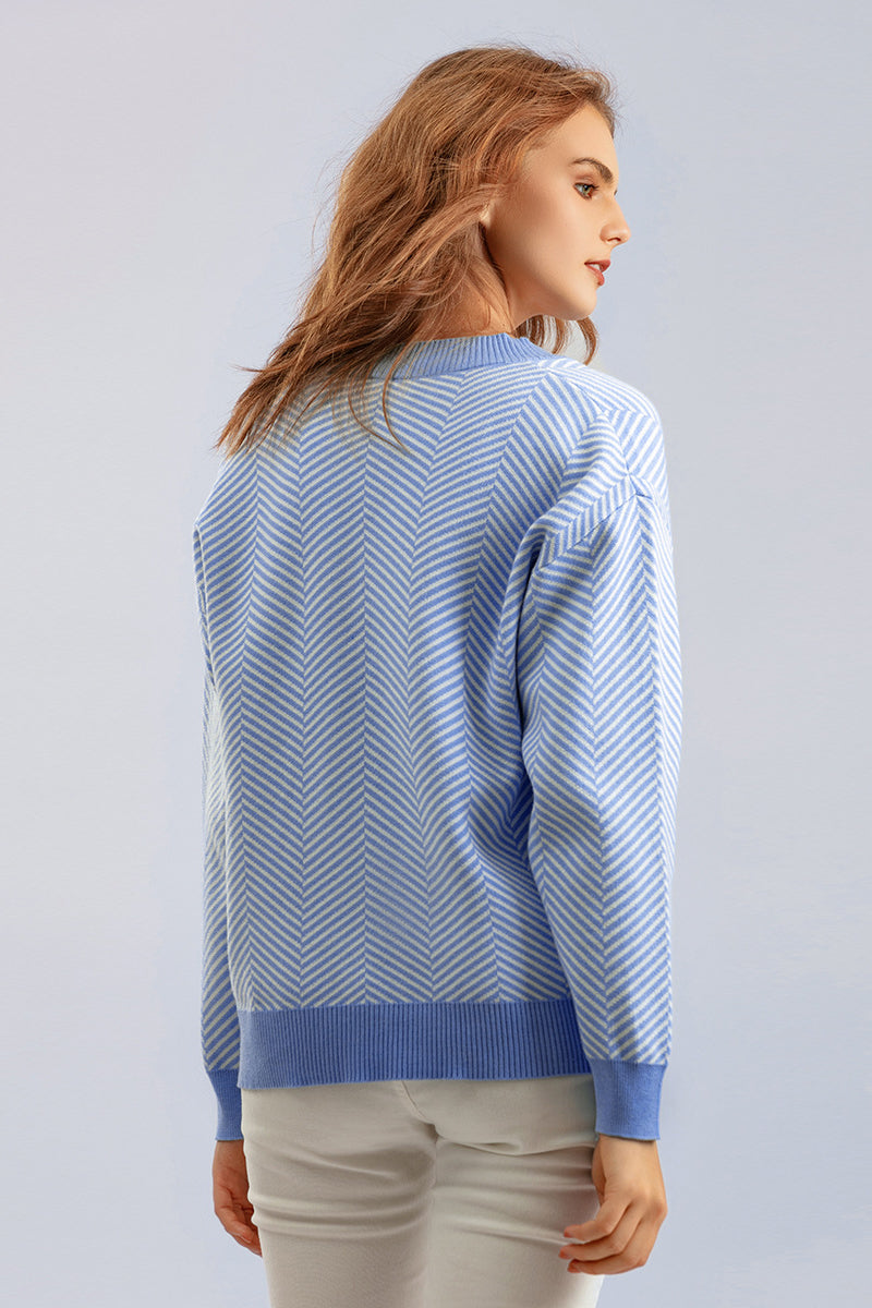Classic Vintage Sweater with a Flattering Fit