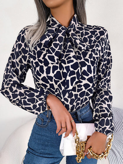 Well Tailored Blouse with a Graceful Silhouette