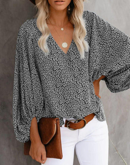 Well Tailored Blouse with a Graceful Silhouette