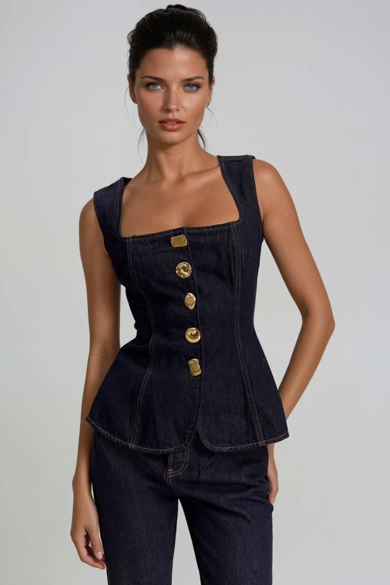 Well Tailored Pants with a Graceful Silhouette