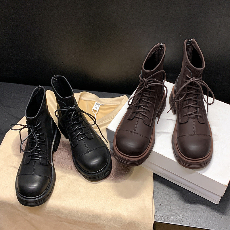 Effortlessly Elegant Boots with a Timeless Design