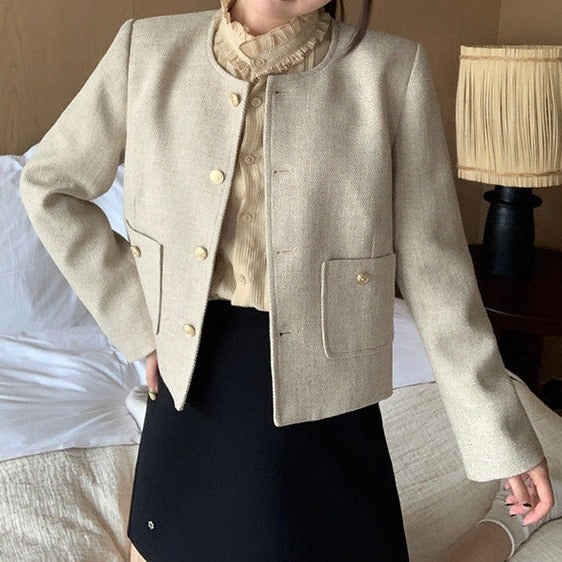 Effortlessly Elegant Jacket with a Timeless Design