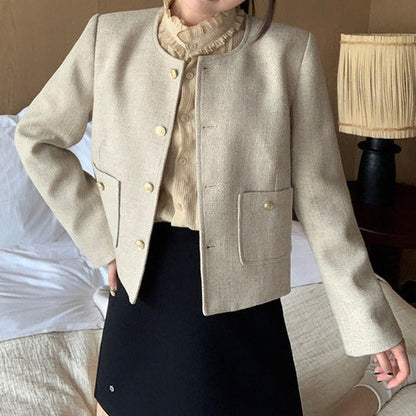 Effortlessly Elegant Jacket with a Timeless Design