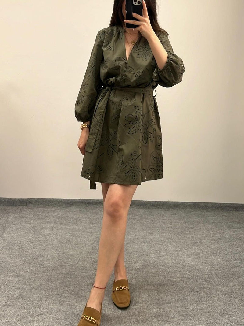 Well Tailored Dress with a Graceful Silhouette