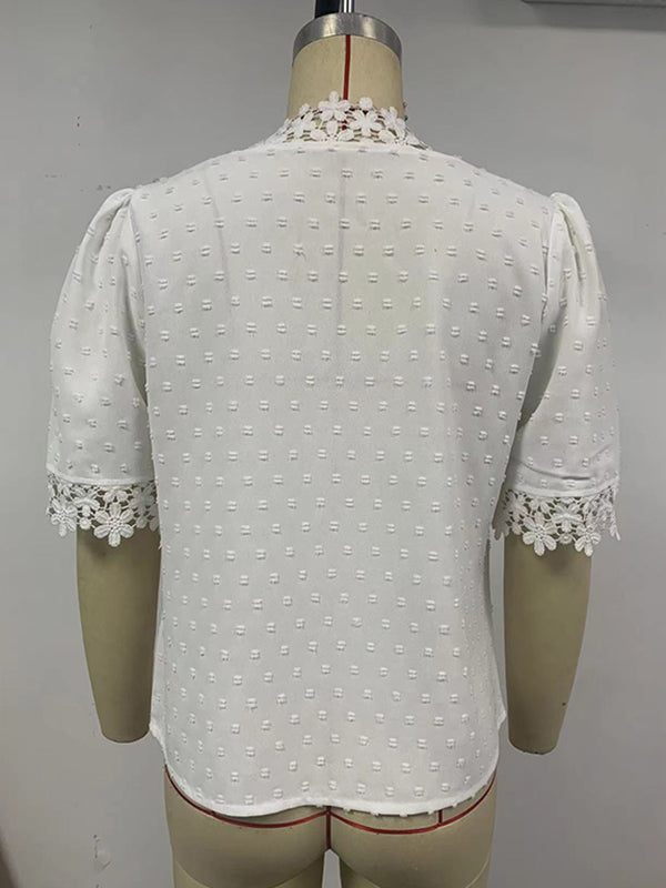 Sophisticated Blouse with a Clean Classic Look