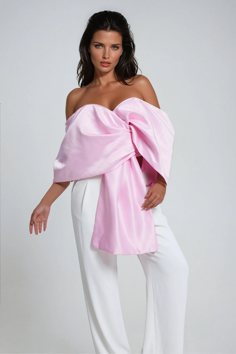 Well Tailored Top with a Graceful Silhouette