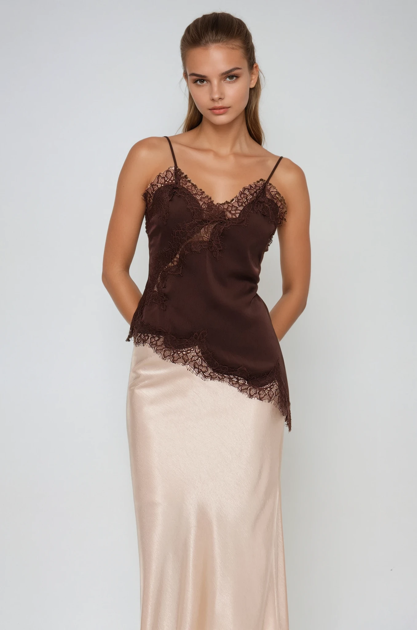 Well Tailored Top with a Graceful Silhouette