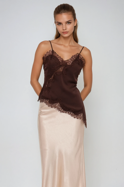 Well Tailored Top with a Graceful Silhouette