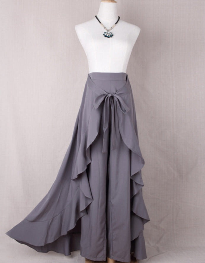Well Tailored Pants with a Graceful Silhouette