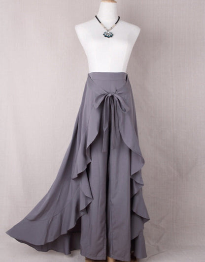 Well Tailored Pants with a Graceful Silhouette