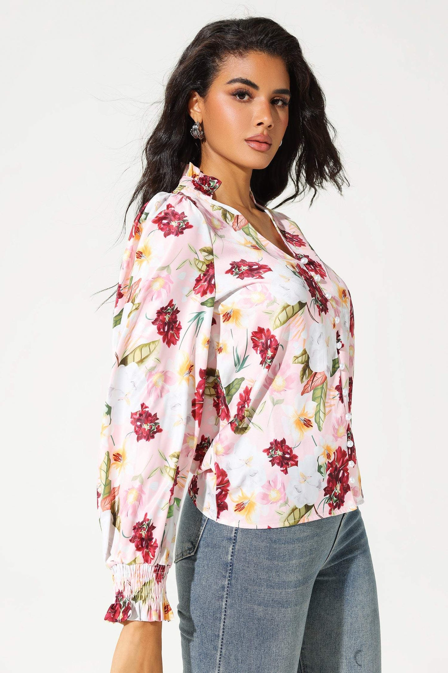 Well Tailored Top with a Graceful Silhouette