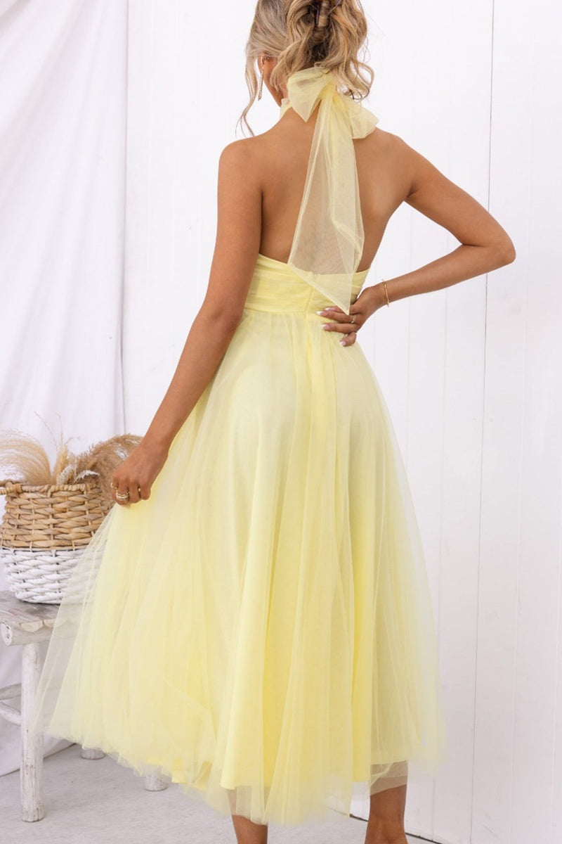 Well Tailored Dress with a Graceful Silhouette