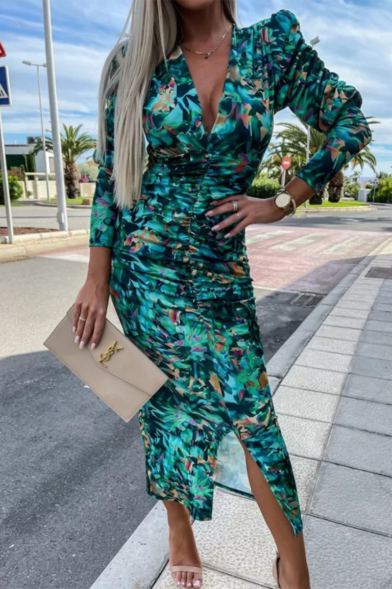 Classic Vintage Dress with a Flattering Fit