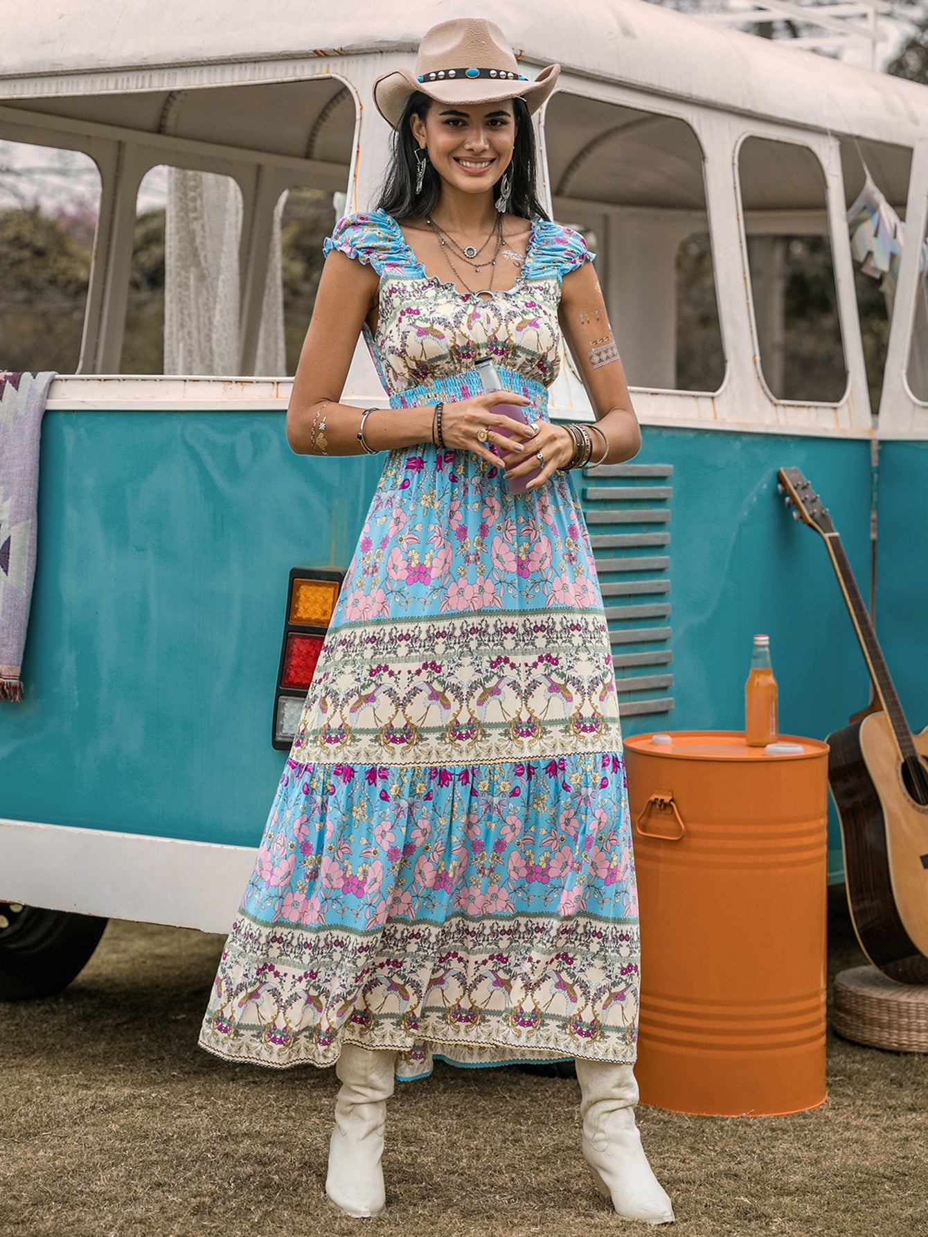 Beautifully Finished Dress in a Timeless Design