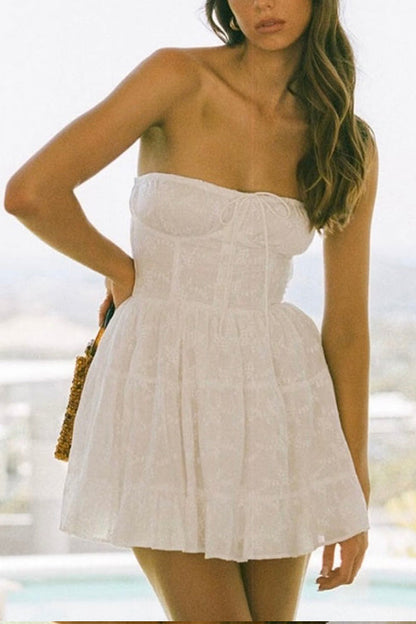 Well Tailored Dress with a Graceful Silhouette