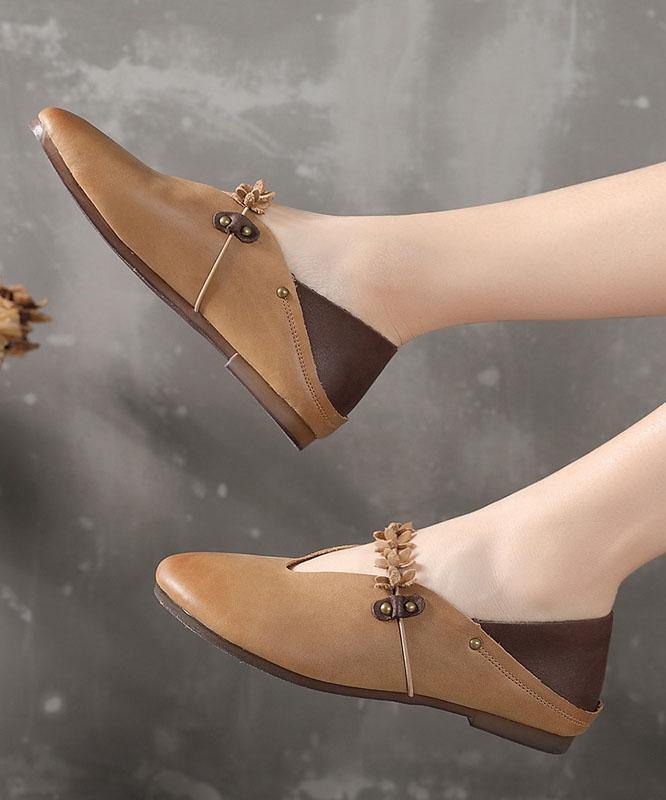 Effortlessly Elegant Shoes with a Timeless Design