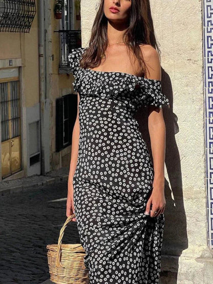 Effortlessly Elegant Dress with a Timeless Design