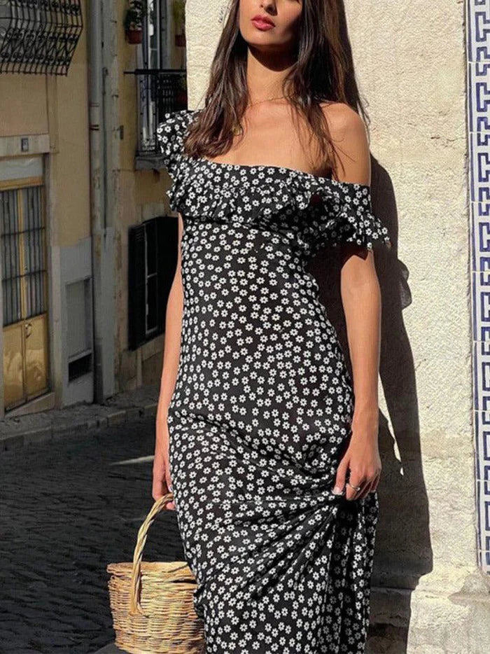 Effortlessly Elegant Dress with a Timeless Design