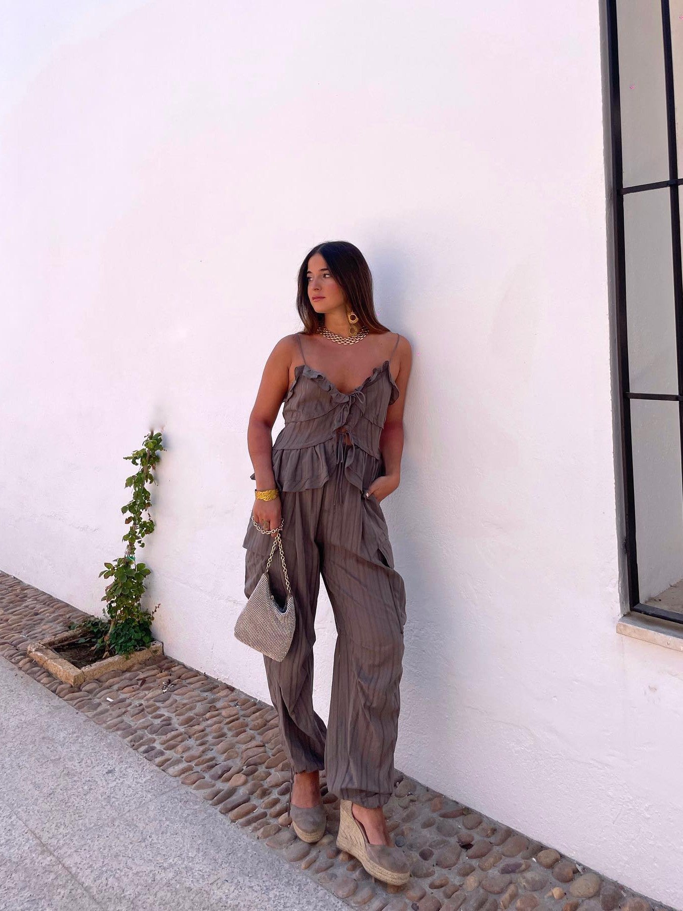 Well Tailored Pants with a Graceful Silhouette